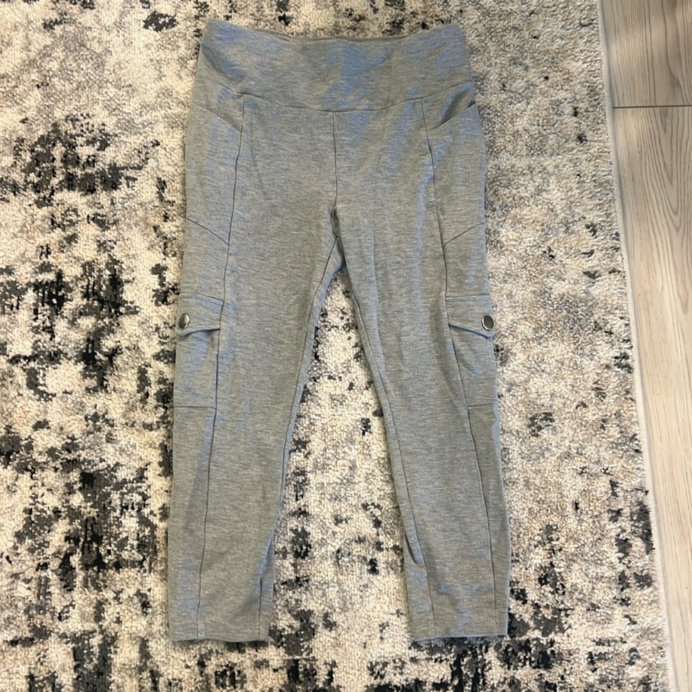 Cabi medium Capri joggers
